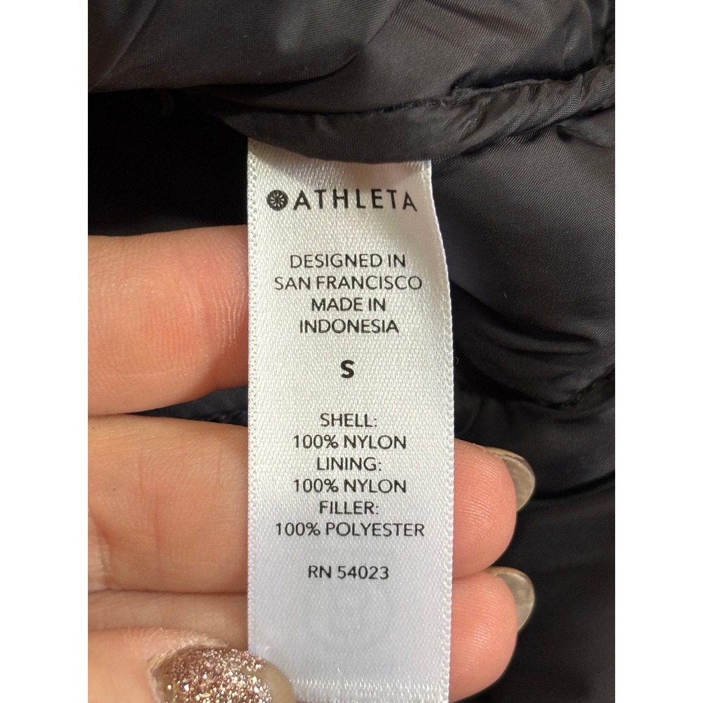 Athleta Whisper Featherless Puffer Vest Black Quilted Full Zip Small 599504 - Picture 5 of 7